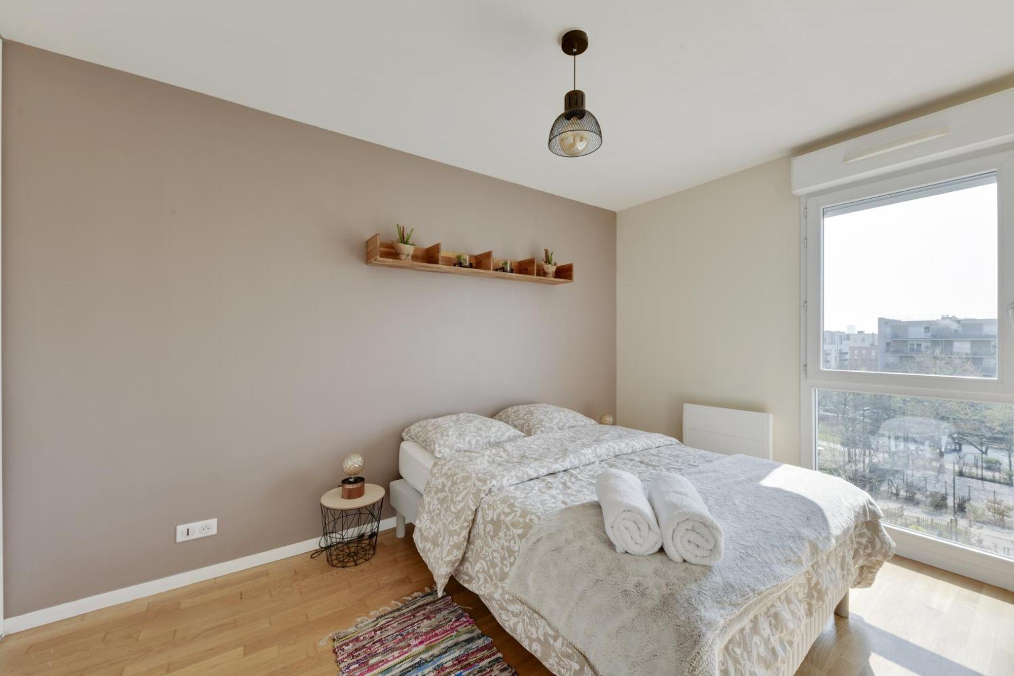 Chic Apartment With Superb View Of The Eiffel Tower Saint-Denis  Ngoại thất bức ảnh