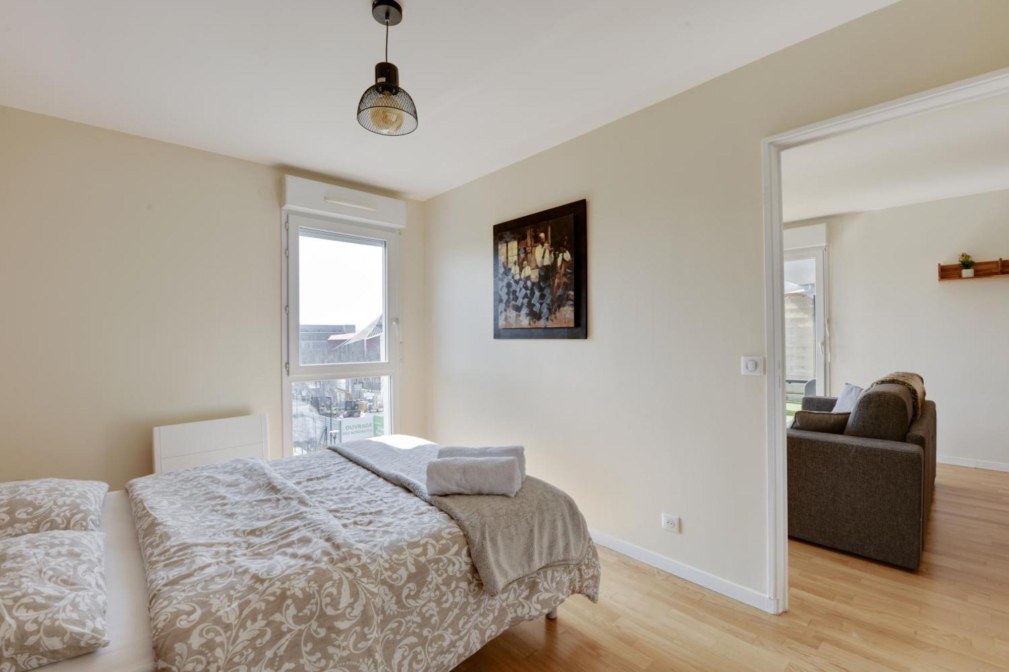 Chic Apartment With Superb View Of The Eiffel Tower Saint-Denis  Ngoại thất bức ảnh
