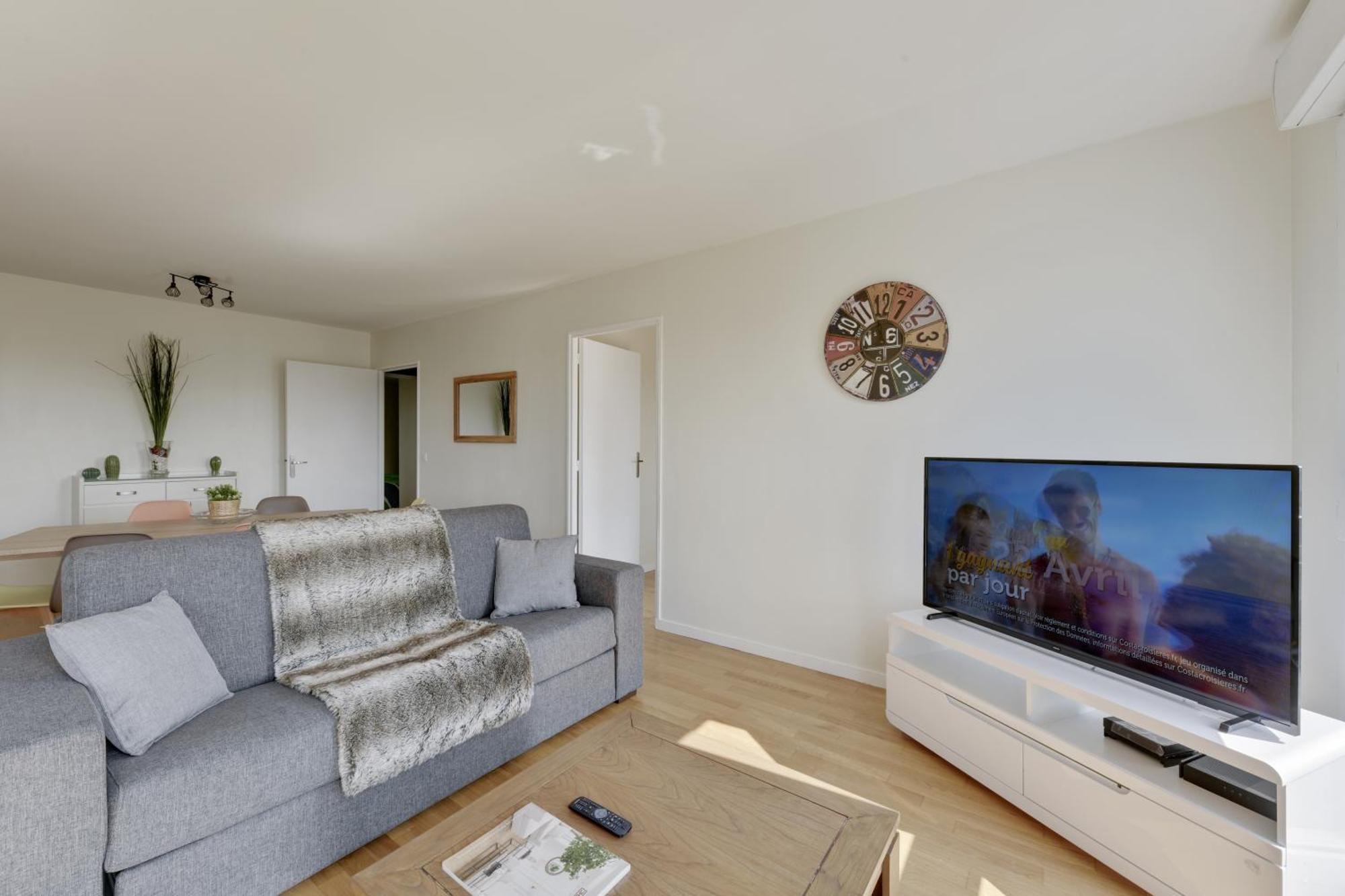 Chic Apartment With Superb View Of The Eiffel Tower Saint-Denis  Ngoại thất bức ảnh