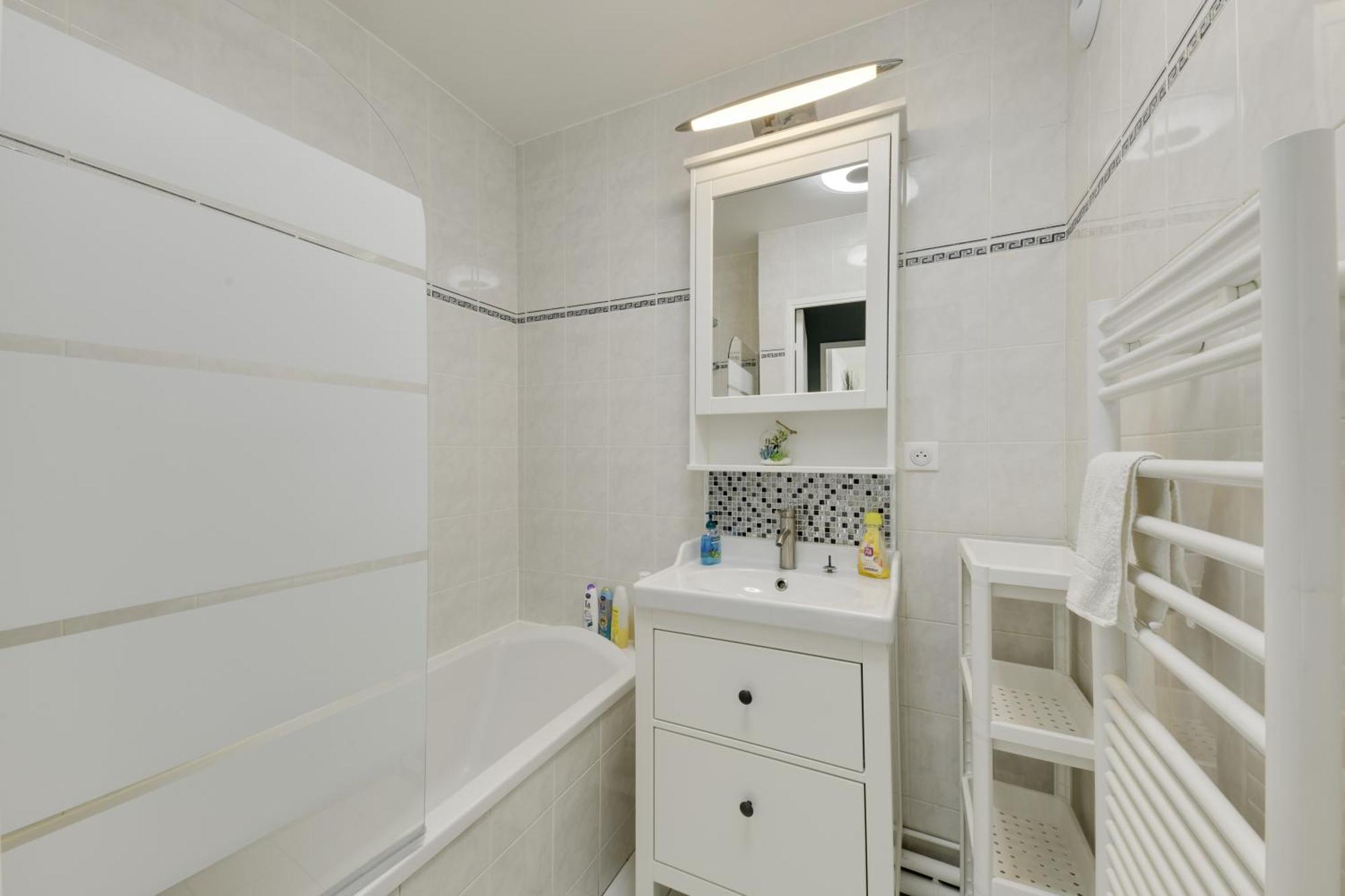 Chic Apartment With Superb View Of The Eiffel Tower Saint-Denis  Ngoại thất bức ảnh