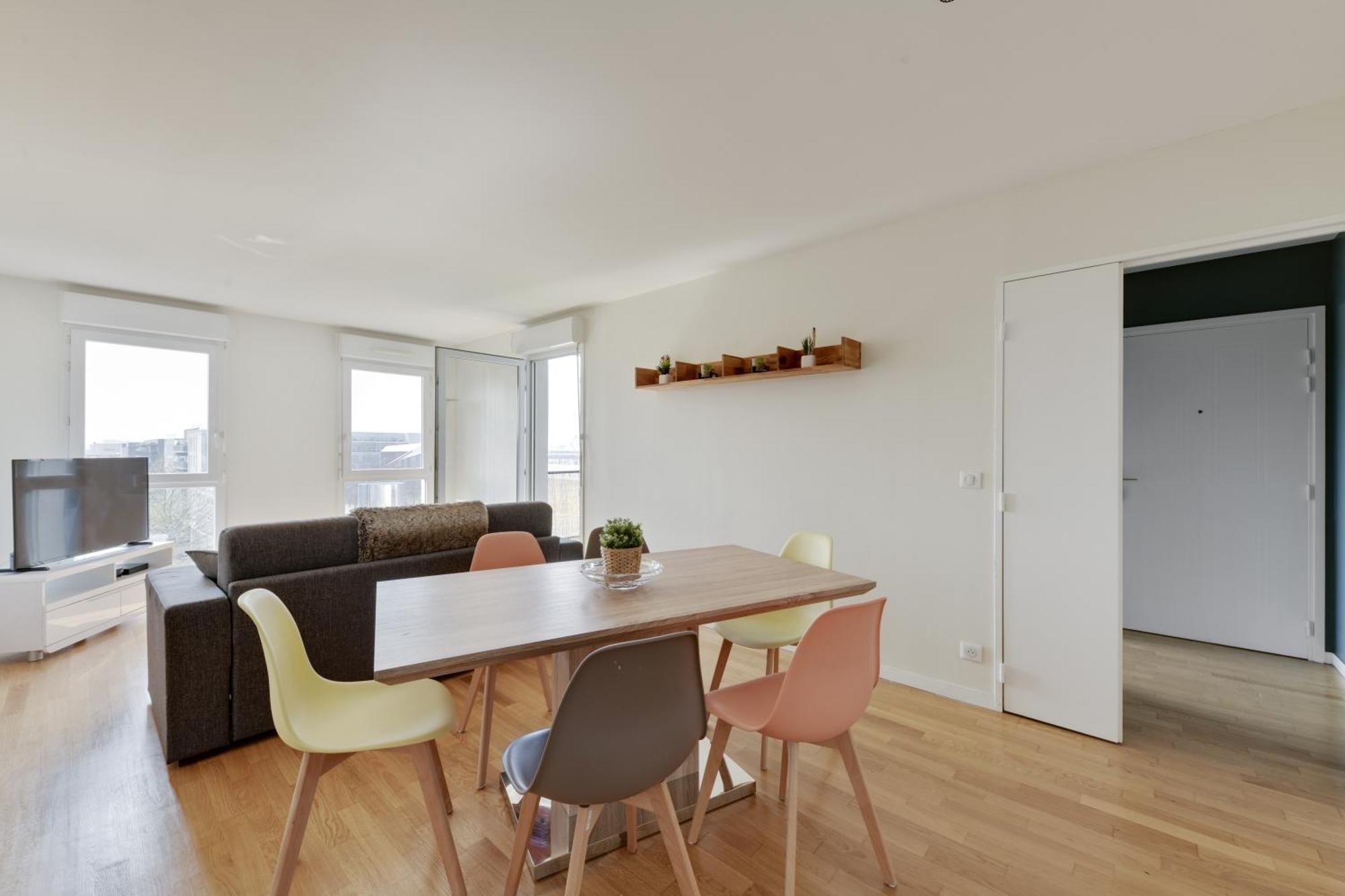 Chic Apartment With Superb View Of The Eiffel Tower Saint-Denis  Ngoại thất bức ảnh