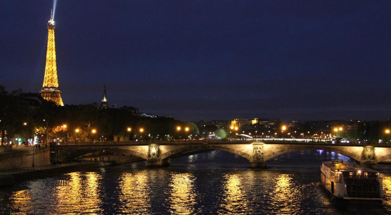 Chic Apartment With Superb View Of The Eiffel Tower Saint-Denis  Ngoại thất bức ảnh