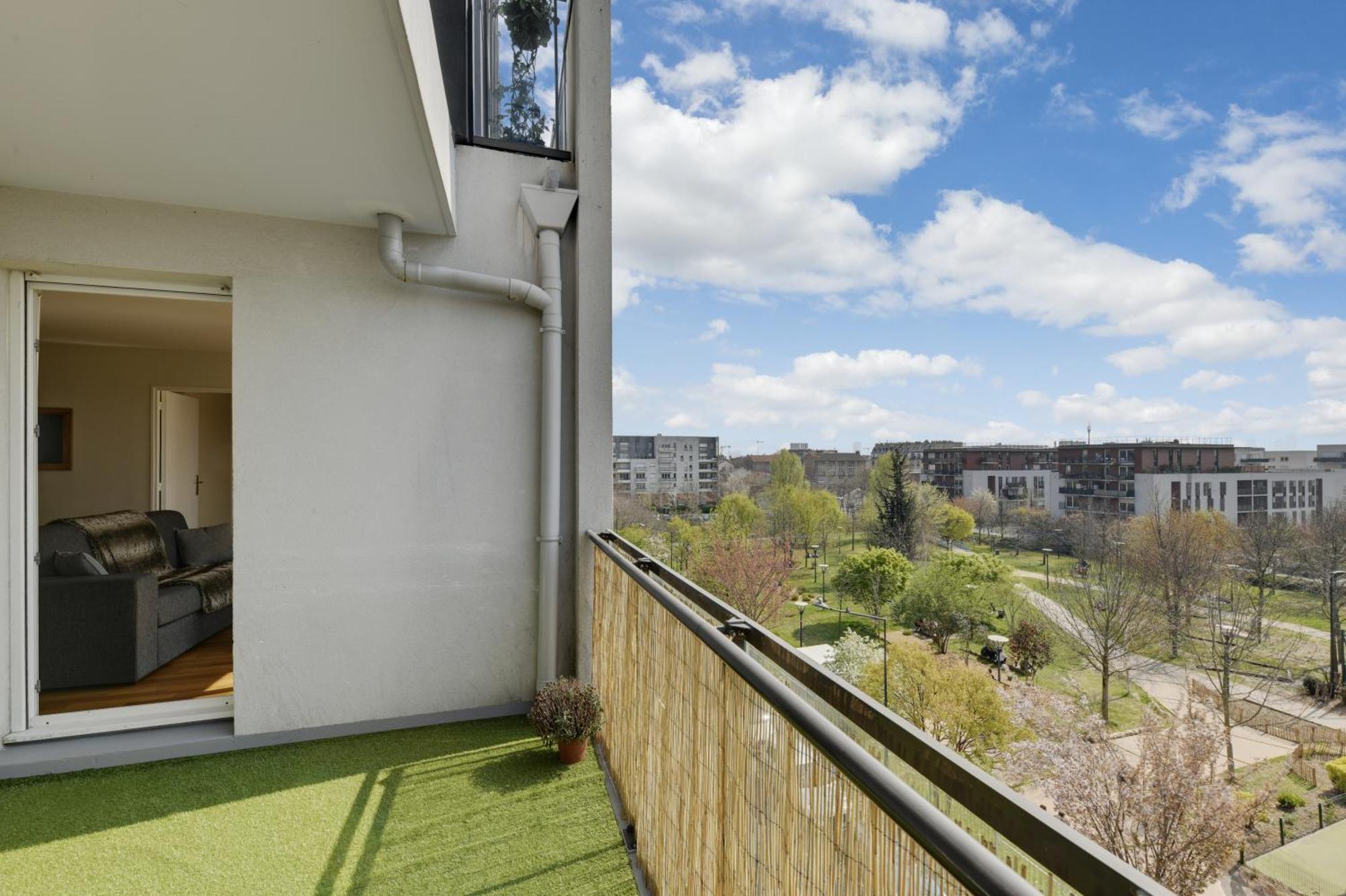 Chic Apartment With Superb View Of The Eiffel Tower Saint-Denis  Ngoại thất bức ảnh