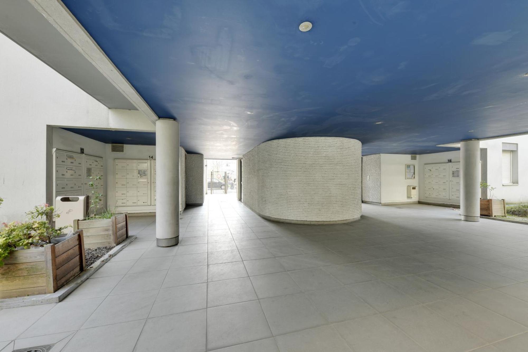 Chic Apartment With Superb View Of The Eiffel Tower Saint-Denis  Ngoại thất bức ảnh